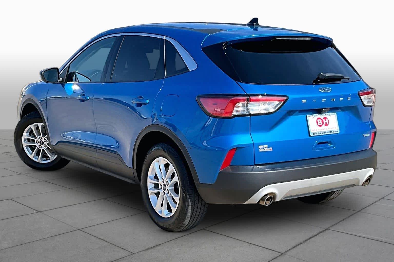 Used 2020 Velocity Blue Metallic Ford SE image 12