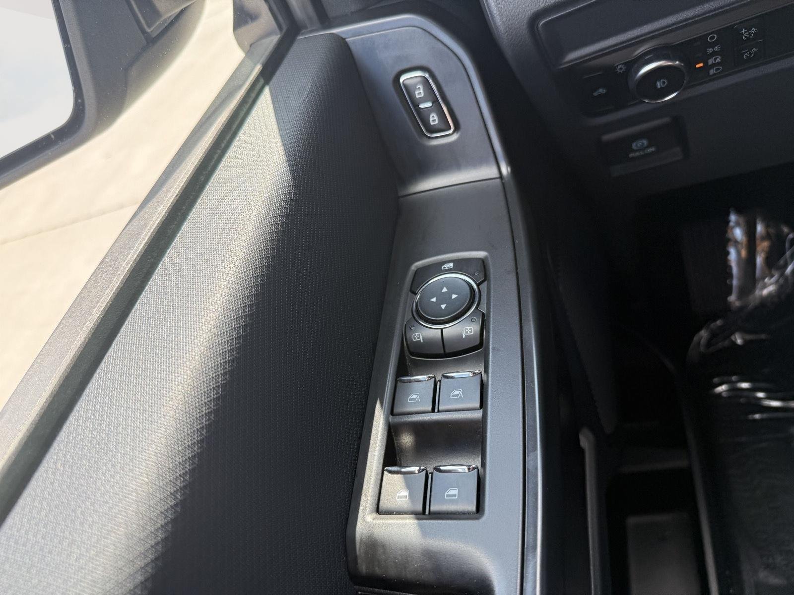 Certified Used 2022 Oxford White Ford XLT image 15