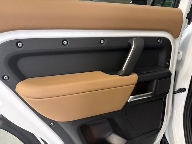 New 2026 Fuji White Land Rover S image 14