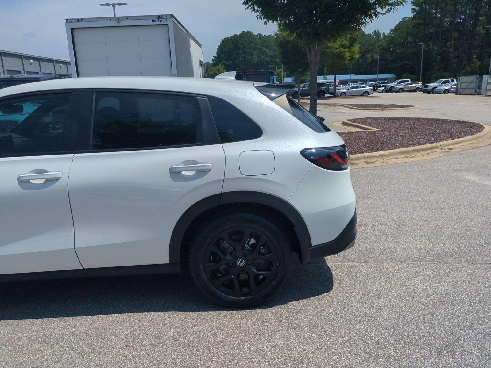 Used 2024 Platinum White Pearl Honda Sport image 11