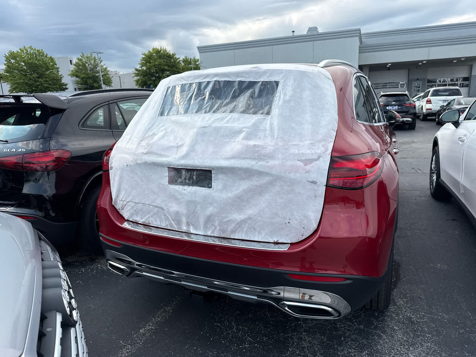 New 2027 MANUFAKTUR Patagonia Red Metallic Mercedes-Benz GLC 300 image 3