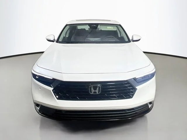 New 2026 Platinum White Pearl Honda Touring image 2