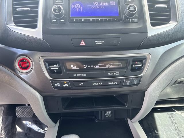 Used 2017  Honda LX image 25