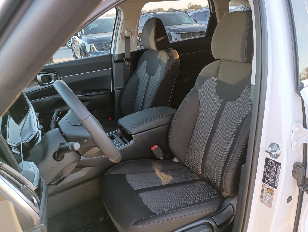 Used 2026 White Kia LX image 17