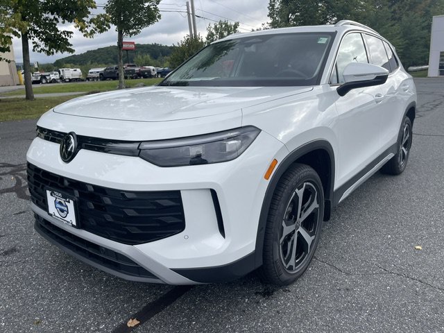 New 2026 Pure White Volkswagen 2.0T SE image 1