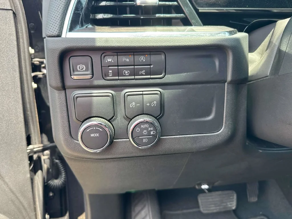 Used 2025 Gray Chevrolet Premier image 32