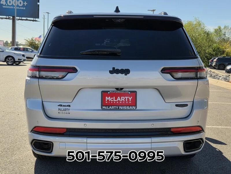 Used 2023 Silver JEEP SUMMIT 4X4 image 6