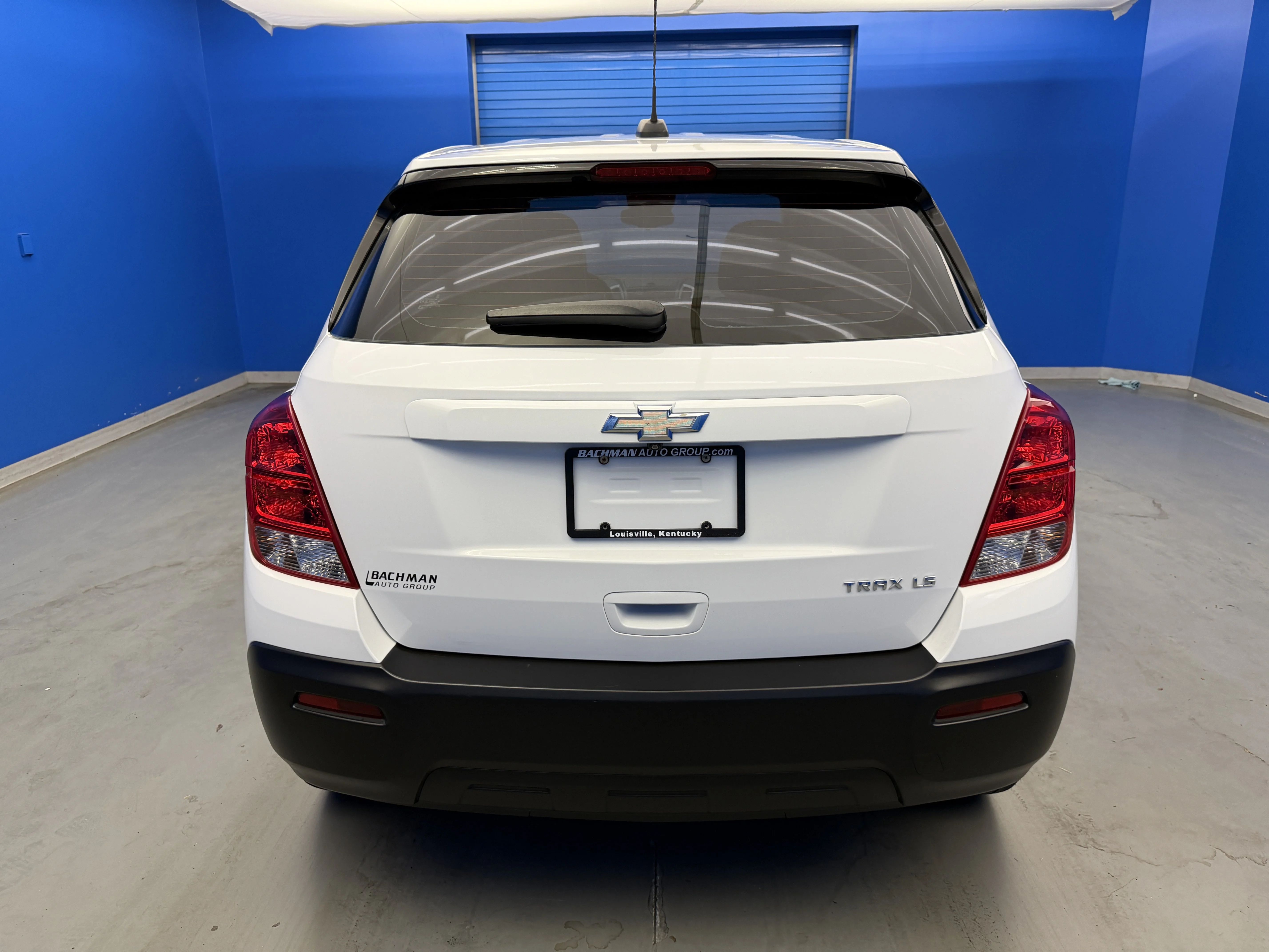 Used 2016 Summit White Chevrolet LS image 6