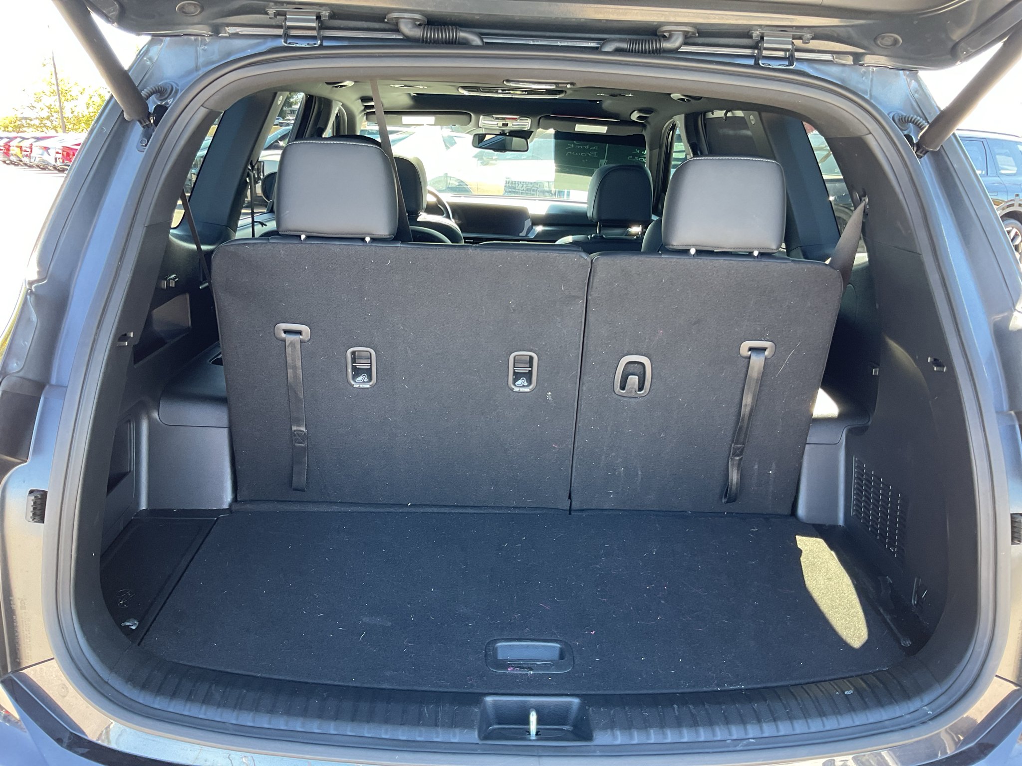 Used 2025 Panthera Metal Kia EX X-Line image 17
