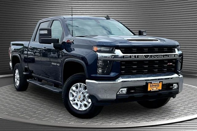 Used 2022 Blue Chevrolet LT image 3