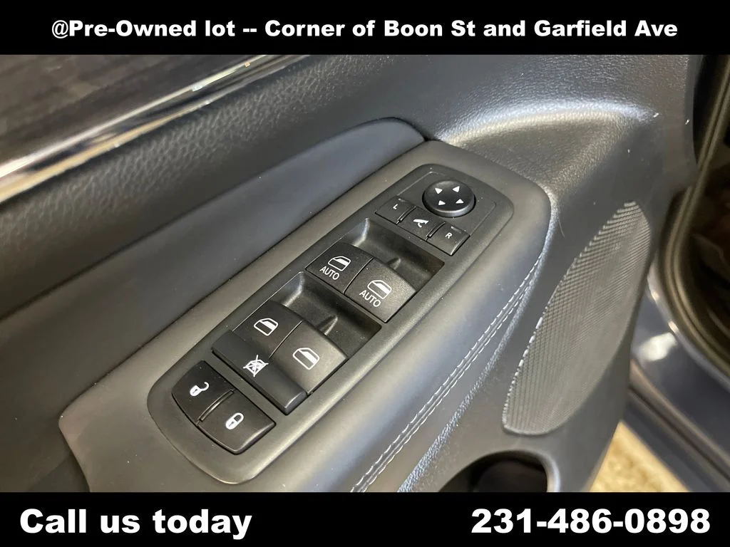 Used 2020 Blue Jeep Overland image 16