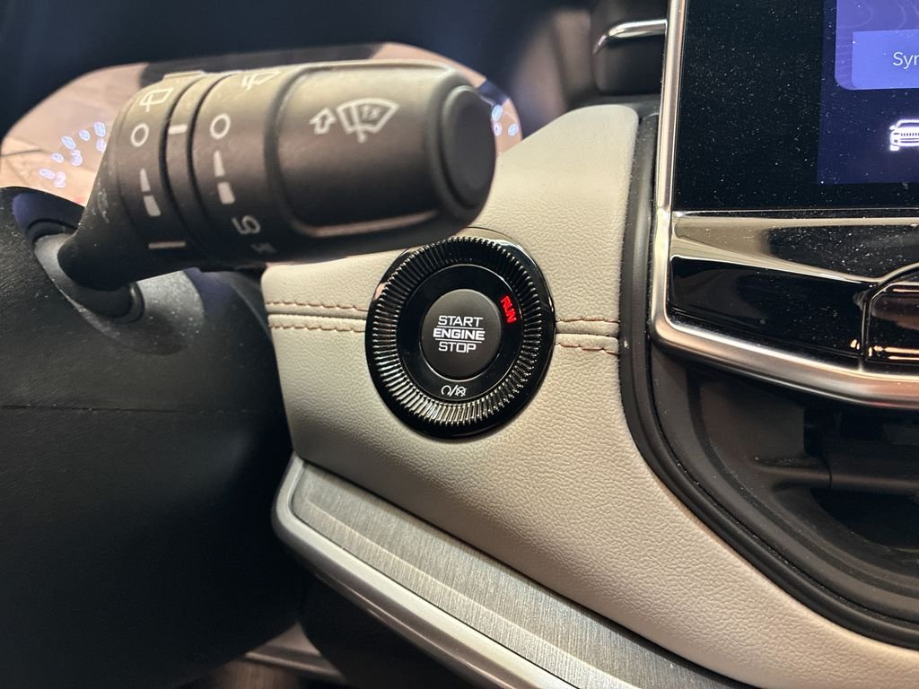 Used 2025 White Jeep Limited image 22
