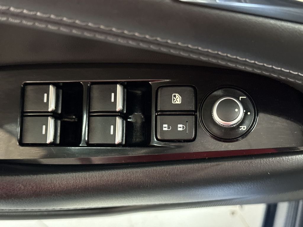 Used 2020 Crystal Blue Mazda Grand Touring image 15