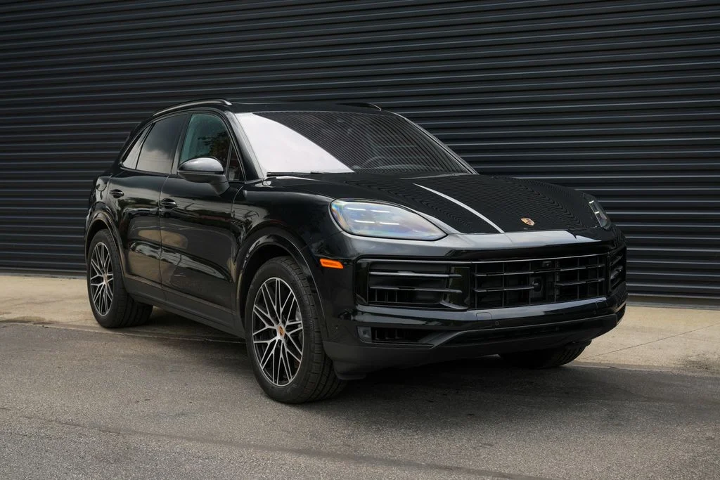 Certified Used 2025  Porsche Base image 40