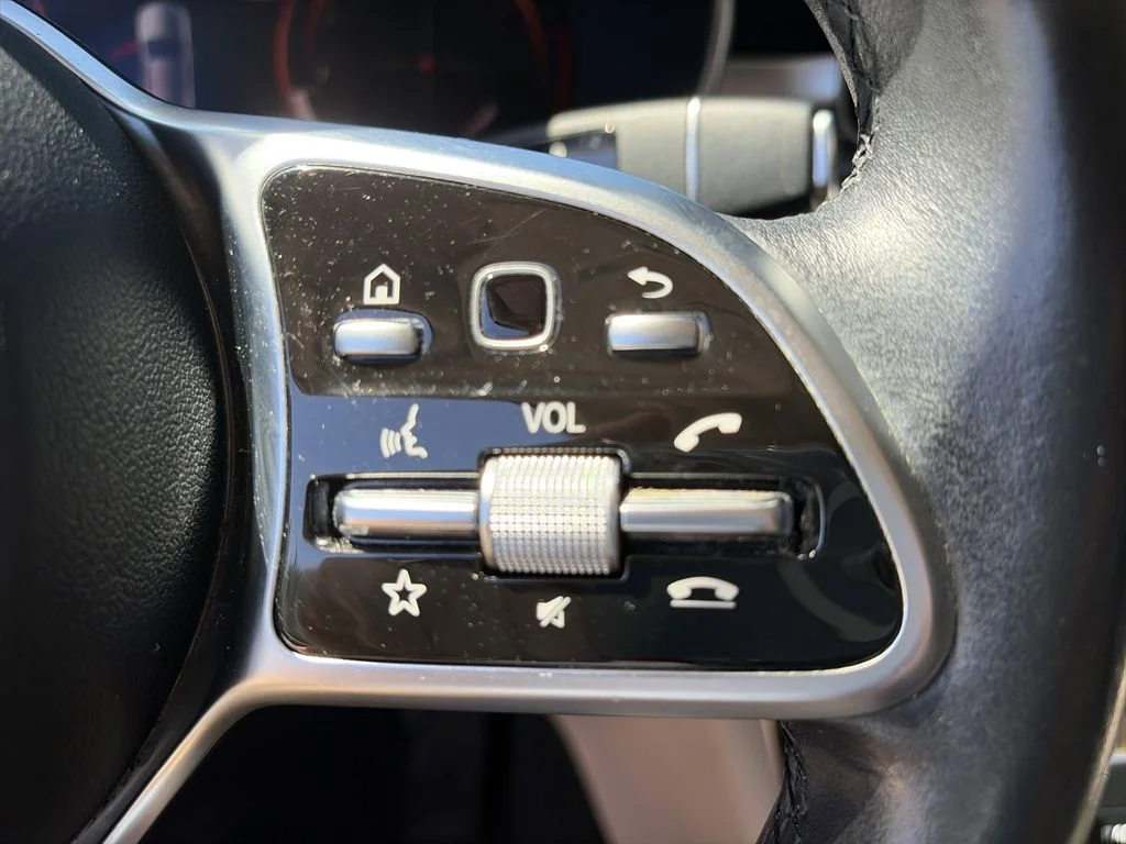 Used 2021  Mercedes-Benz C 300 image 21