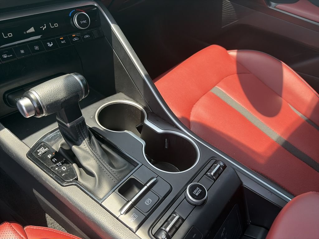 Used 2024 Wolf Gray Kia GT-Line image 27
