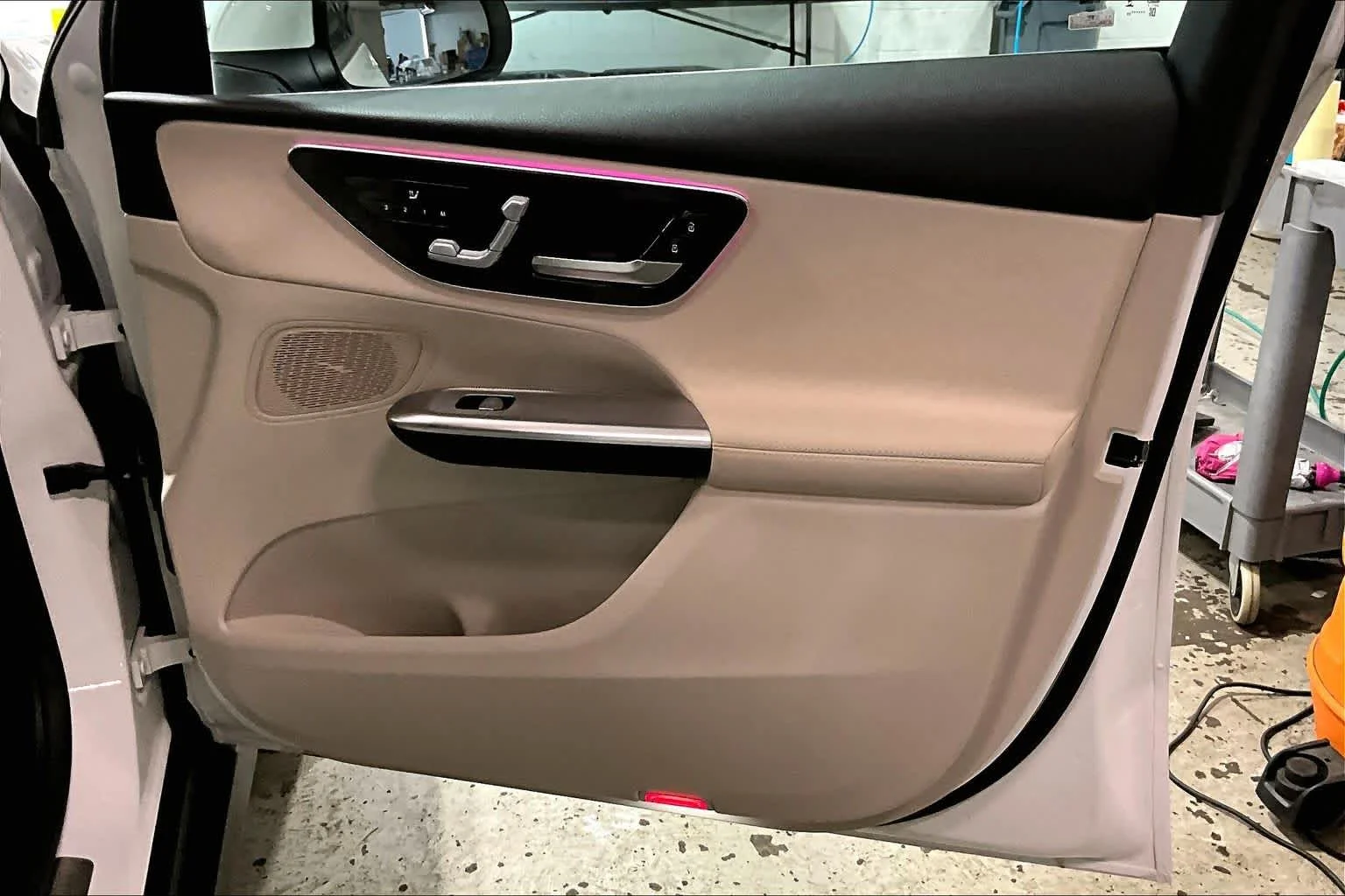 Certified Used 2025 Polar White Mercedes-Benz GLC 300 image 22