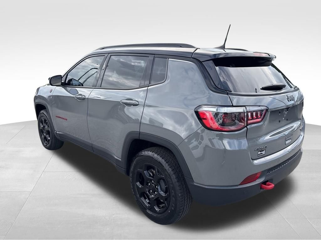 Used 2023 Gray Jeep Trailhawk image 3
