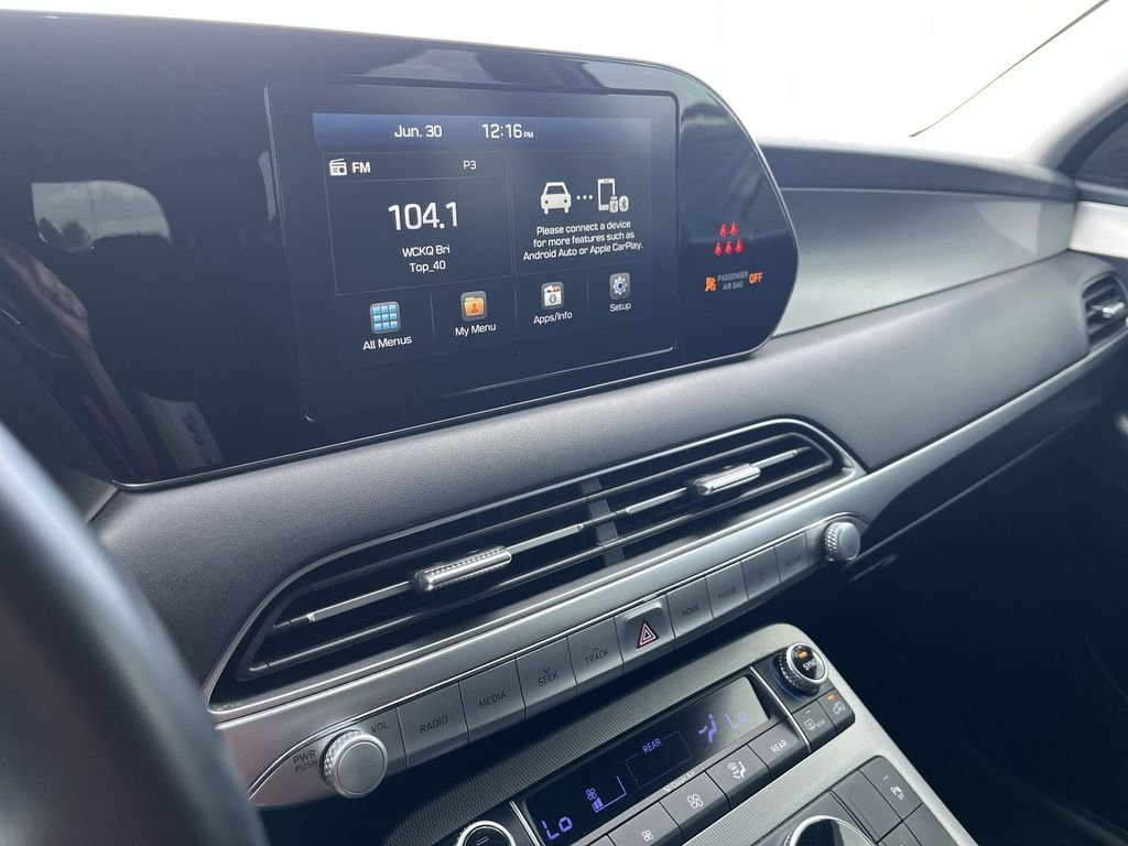 Used 2020 White Hyundai SEL image 16