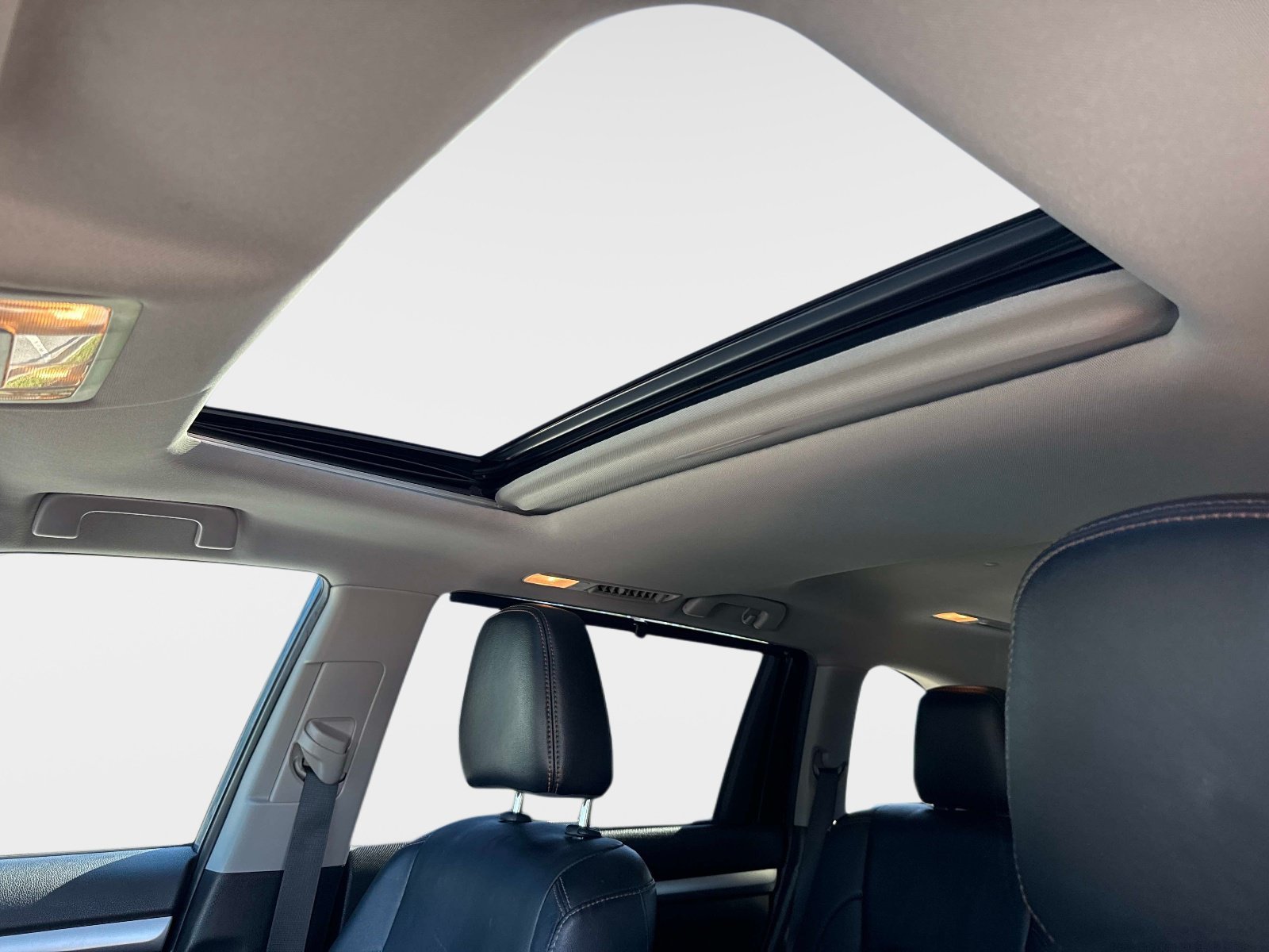 Used 2019 Shoreline Blue Pearl Toyota XLE image 22