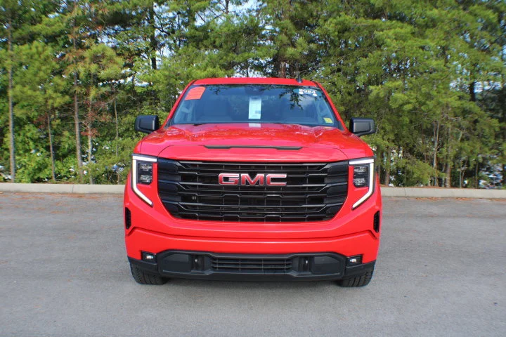 Certified Used 2024 Cardinal Red GMC Elevation image 18