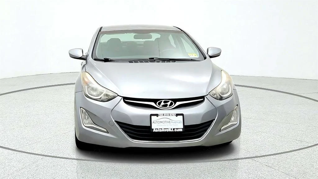 Used 2015 Titanium Gray Metallic Hyundai 4dr Sedan Automatic SE w/ Popular Equipment Pkg image 2