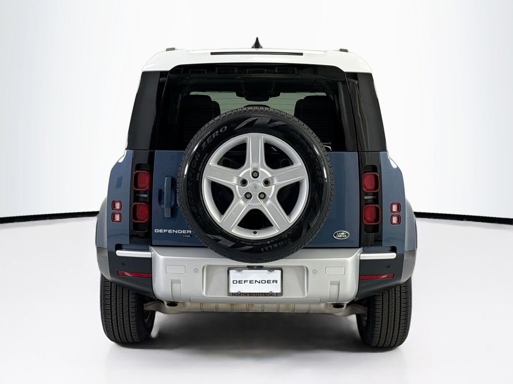 Used 2022 Tasman Blue Metallic Land Rover SE image 6