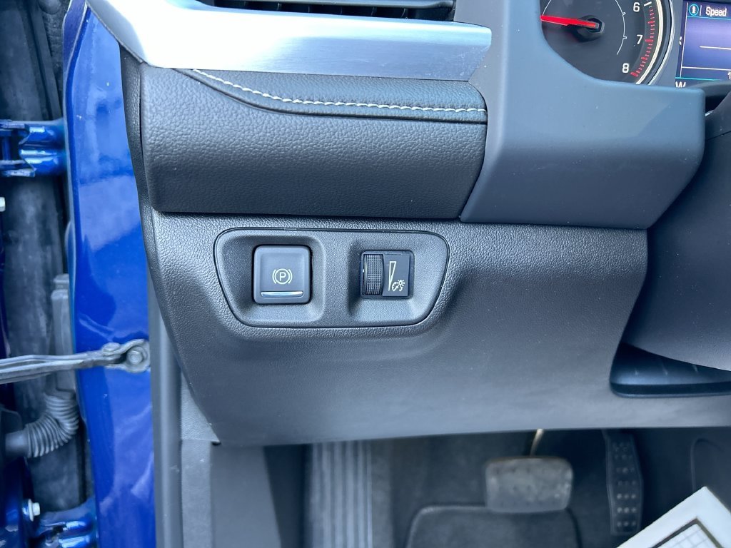Used 2023 Blue GMC SLE image 21