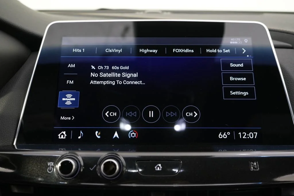 Used 2021 WAVE METALLIC Cadillac V-Series image 28