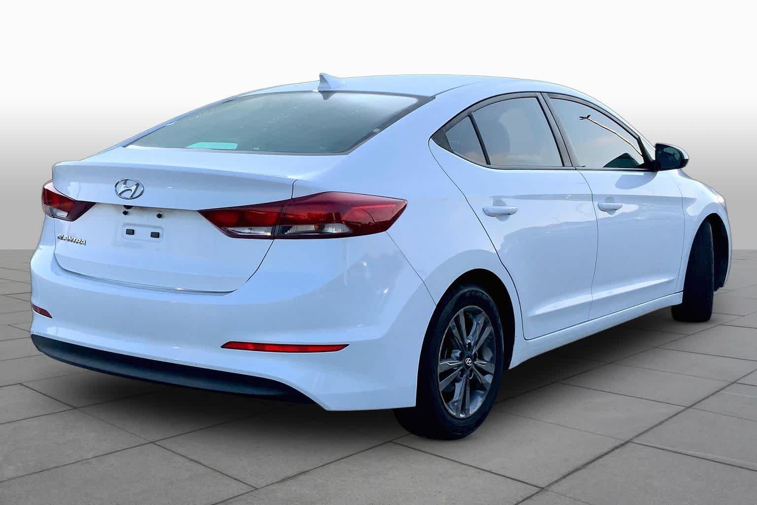Used 2018 Quartz White Pearl Hyundai SEL image 12