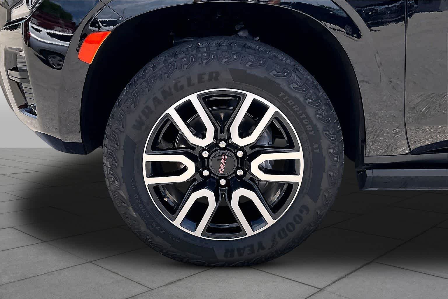 Used 2024 Onyx Black GMC AT4 image 10