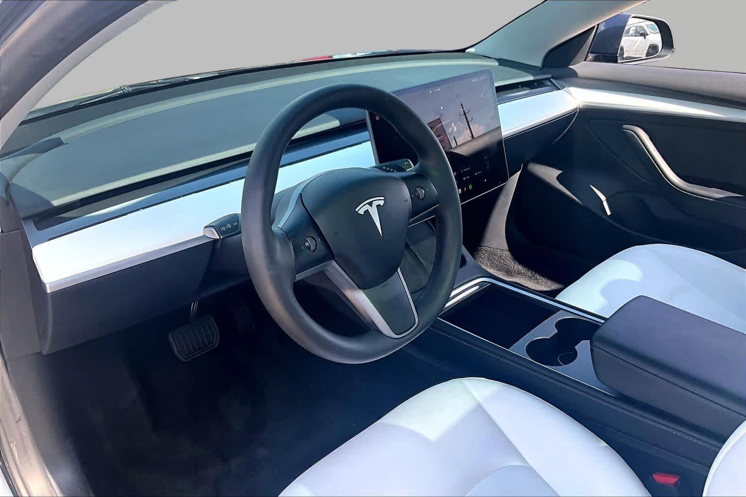 Used 2023 Midnight Silver Metallic Tesla  image 16
