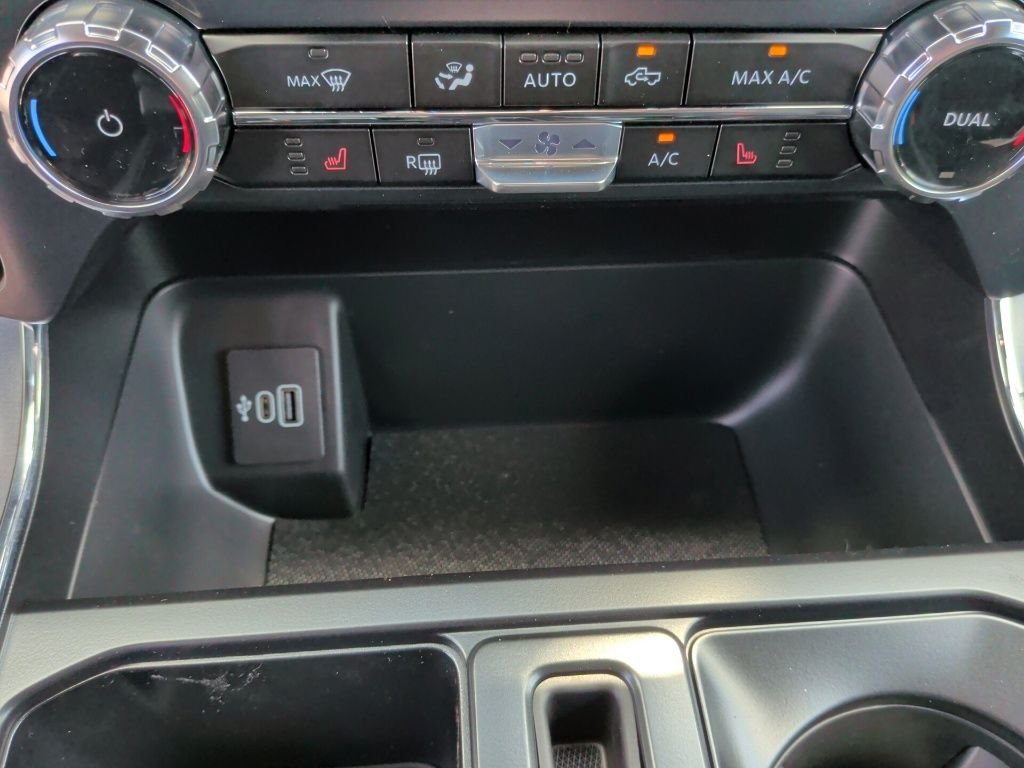 New 2026 Oxford White Ford XLT image 30