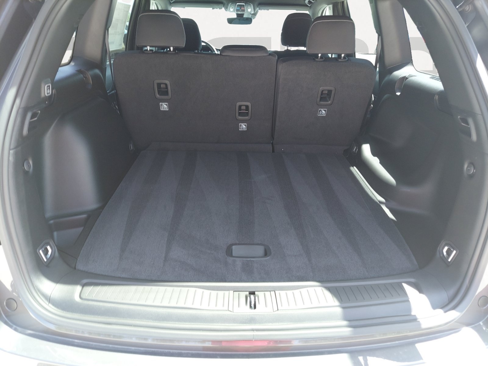 New 2026 Baltic Gray Metallic Clearcoat Jeep Laredo image 12