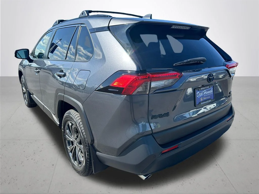 Used 2023 Gray Toyota XLE Premium image 9