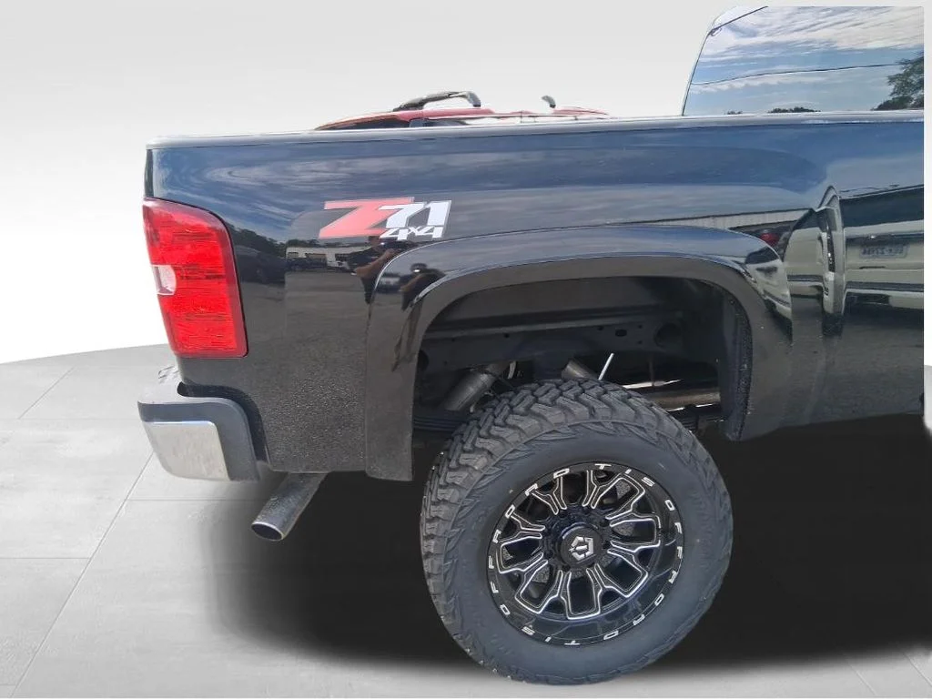 Used 2013 Black Chevrolet LTZ image 5