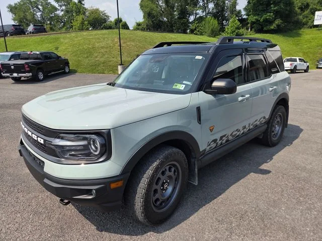 Used 2022 Green Ford Badlands image 1