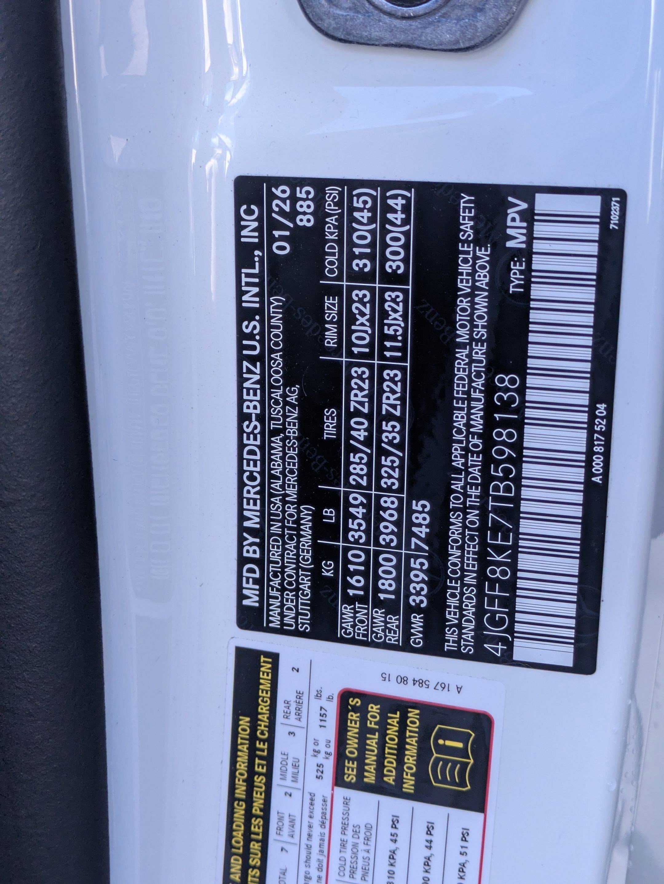 New 2026 MANUFAKTUR Moonlight White Metallic Mercedes-Benz AMG® GLS 63 image 17