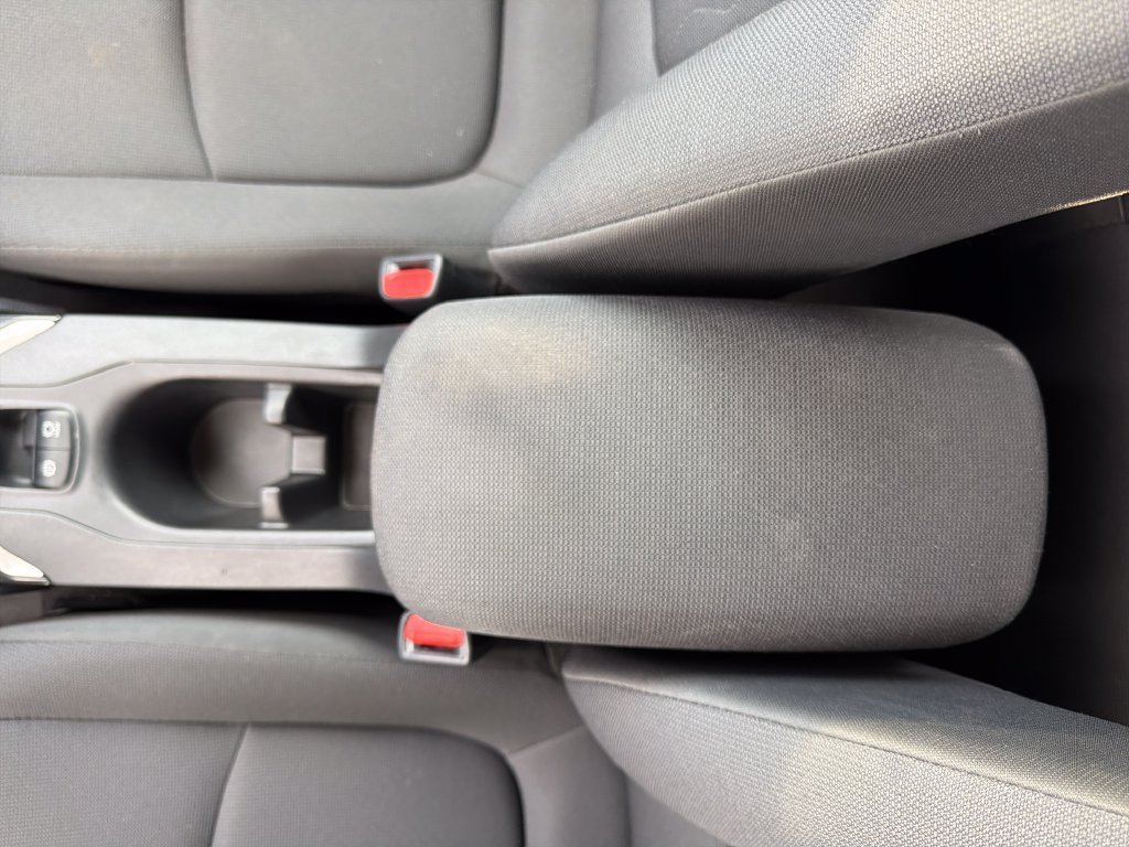 2025 Toyota Corolla Cross LE - Photo 27