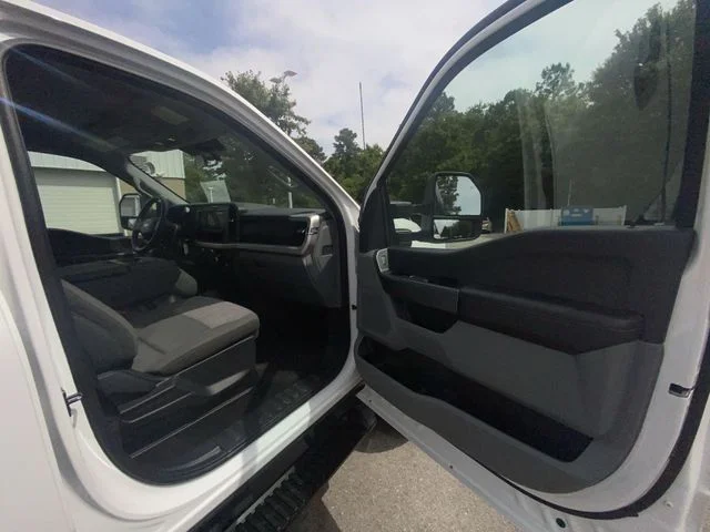 Used 2025 White Ford XLT image 24