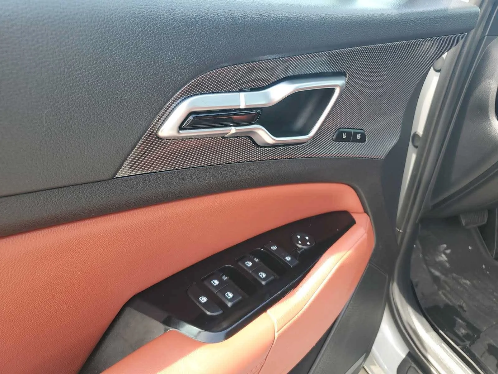 Used 2024  Kia SX image 17