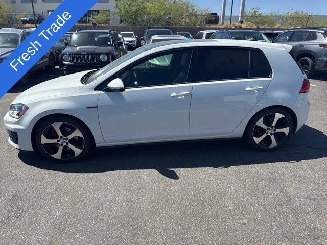 Used 2015 White Volkswagen  image 1