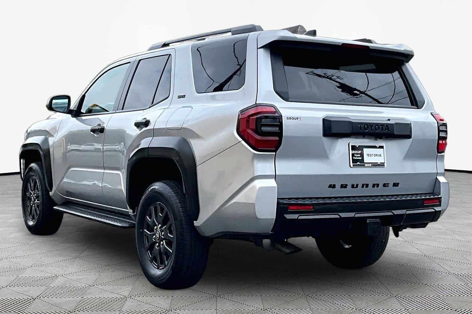 Used 2025 Cutting Edge Toyota SR5 image 12