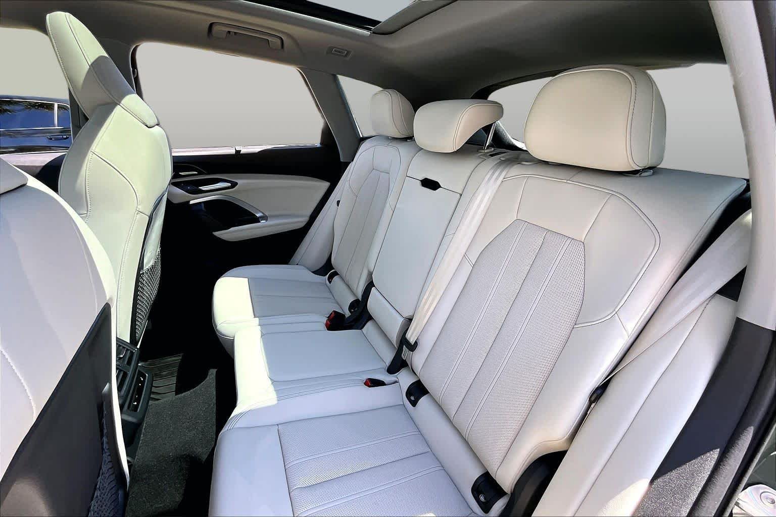 Used 2025 District Green Metallic Audi Prestige image 20