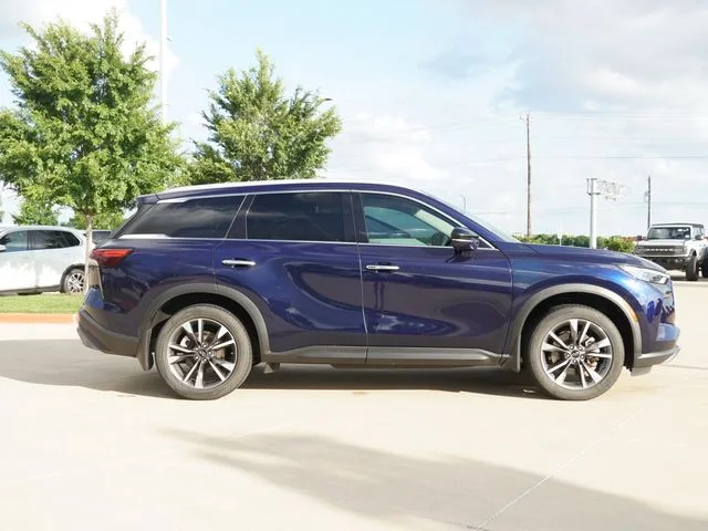 Used 2022 Blue INFINITI LUXE image 10