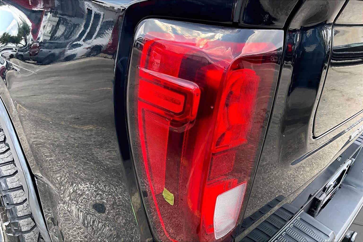 Used 2022 Onyx Black GMC Elevation image 28