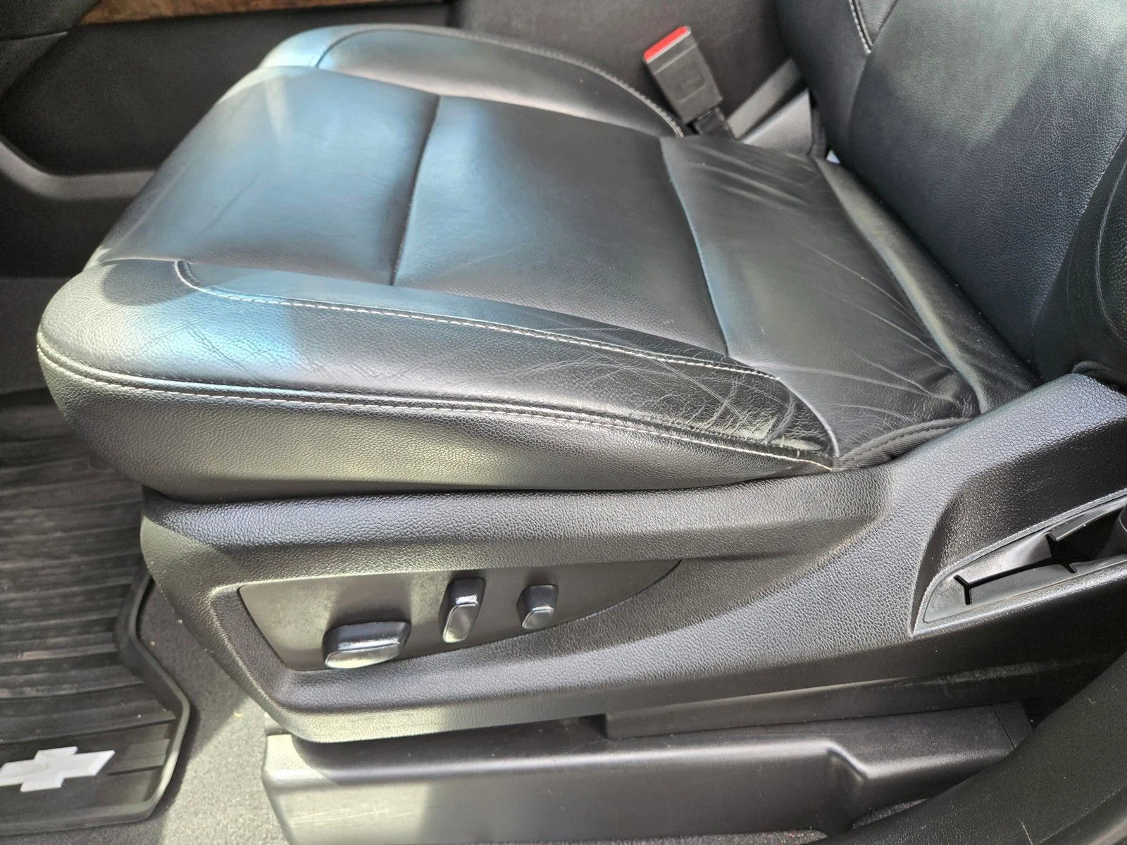 Used 2019 Black Chevrolet LT image 9