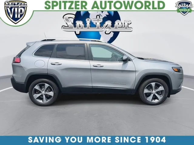 Used 2019 Silver Jeep Limited image 10