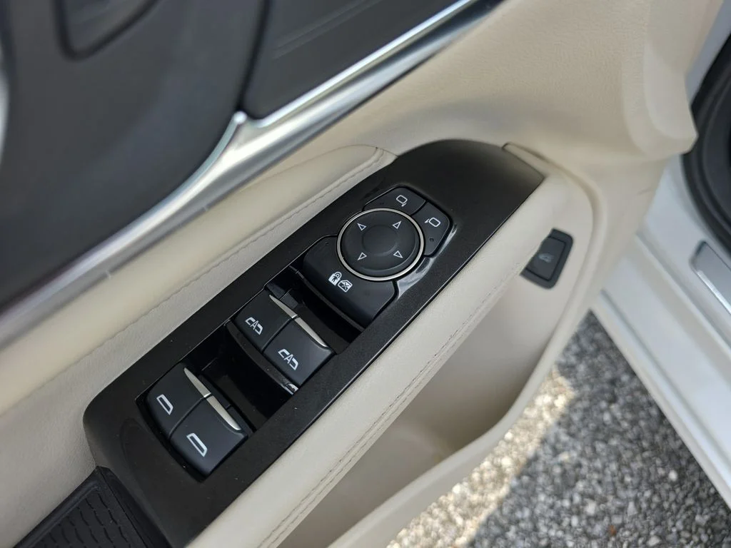 Used 2024 White Cadillac Premium Luxury image 18