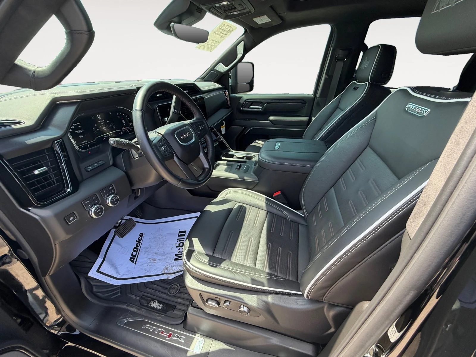Used 2025 Onyx Black GMC AT4X image 16